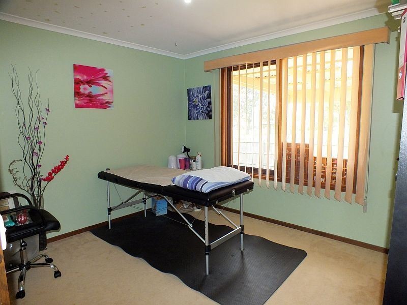 18 Atkins Road, Pakenham VIC 3810