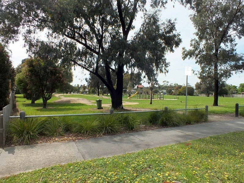18 Atkins Road, Pakenham VIC 3810
