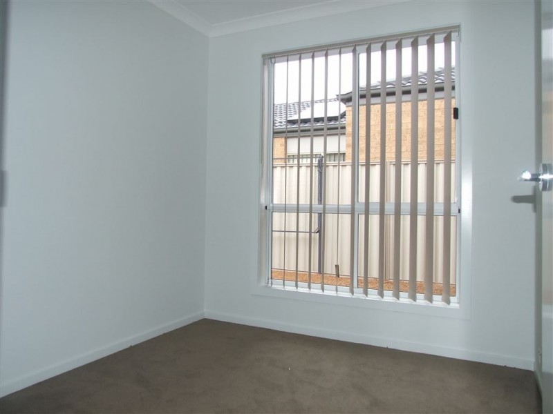 19 Debra Avenue, Pakenham VIC 3810