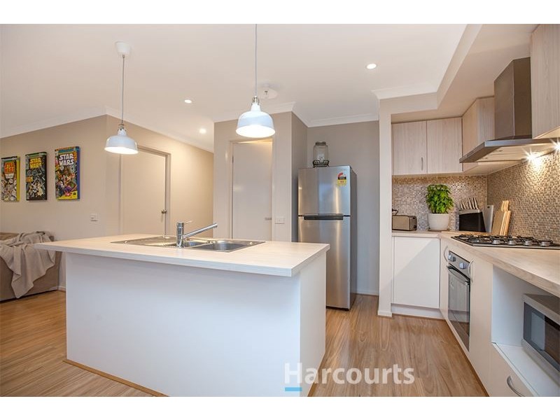 24 Pioneer Way, Officer VIC 3809