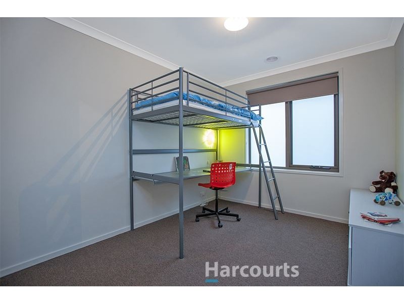 24 Pioneer Way, Officer VIC 3809