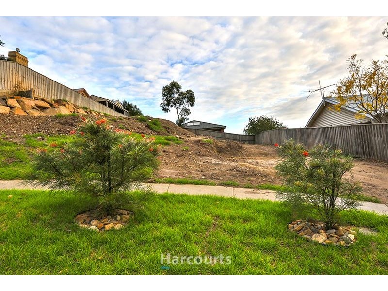 60 Highland Drive, Pakenham VIC 3810