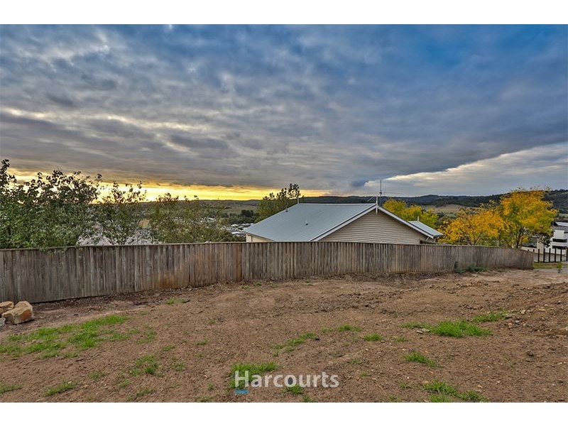 60 Highland Drive, Pakenham VIC 3810