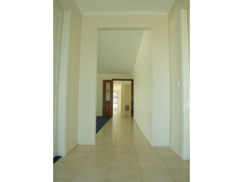 1 Latrobe Avenue, Pakenham VIC 3810