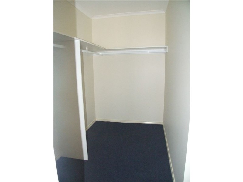 1 Latrobe Avenue, Pakenham VIC 3810