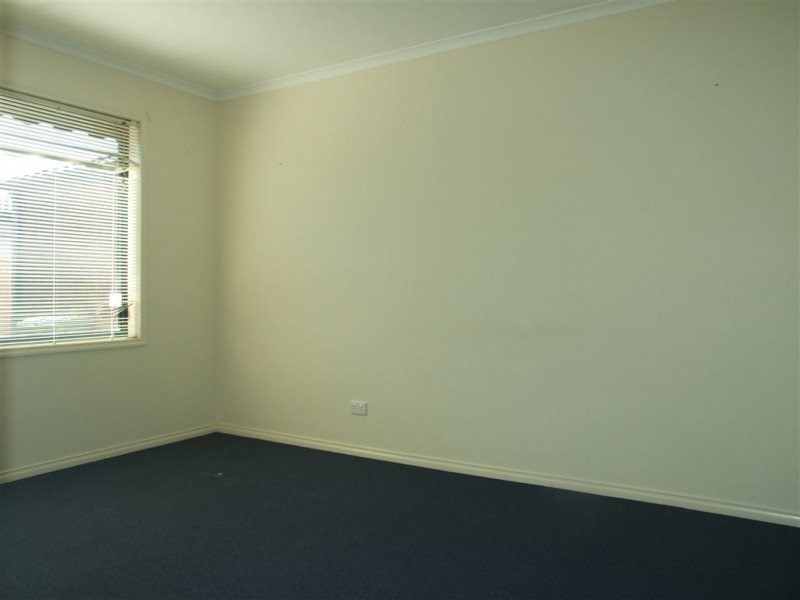 1 Latrobe Avenue, Pakenham VIC 3810