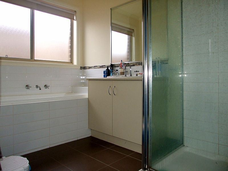 6/51 Leigh Drive, Pakenham VIC 3810