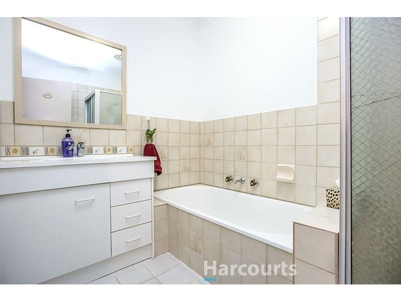 1/4 Guest Road, Pakenham VIC 3810