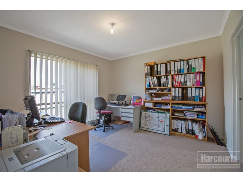 4/3 Princes Highway, Pakenham VIC 3810