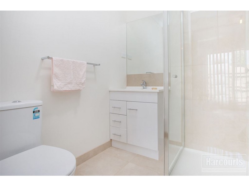 4/3 Princes Highway, Pakenham VIC 3810