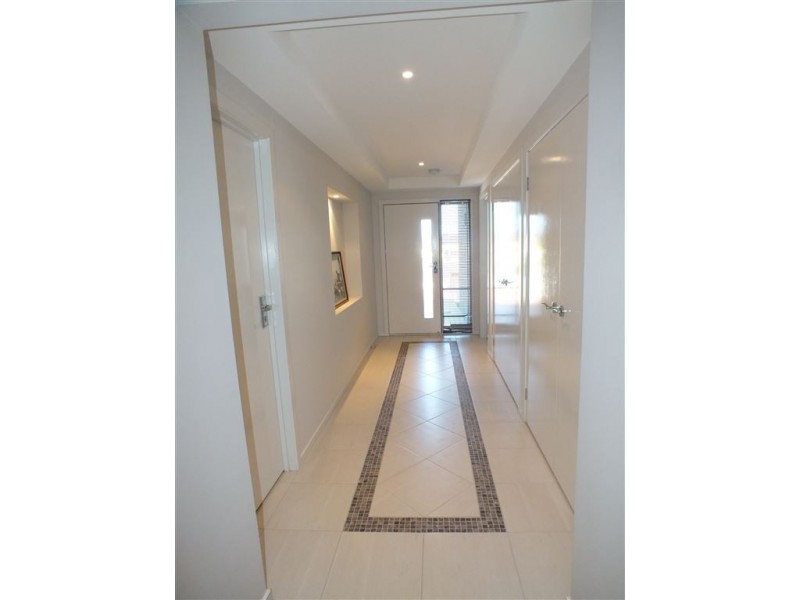 8 Salvia Avenue, Pakenham VIC 3810