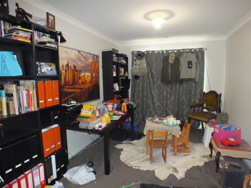 8 Salvia Avenue, Pakenham VIC 3810