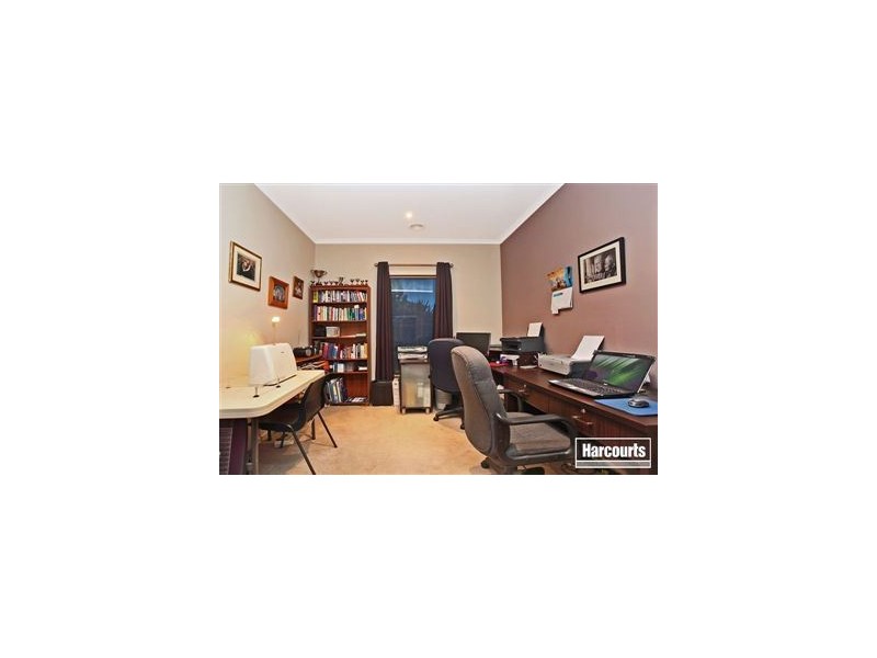 5 Fallingwater Drive, Pakenham VIC 3810