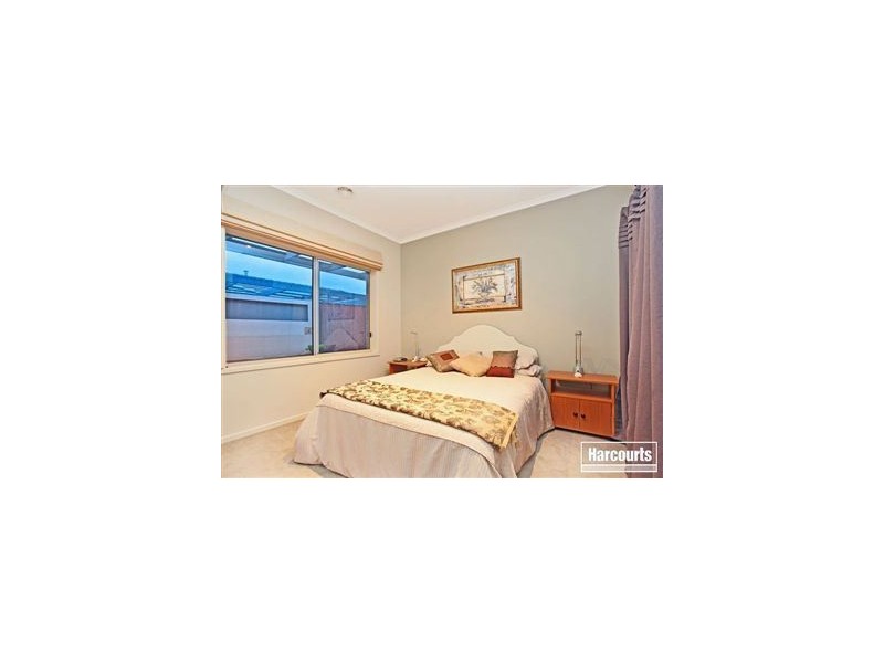 5 Fallingwater Drive, Pakenham VIC 3810