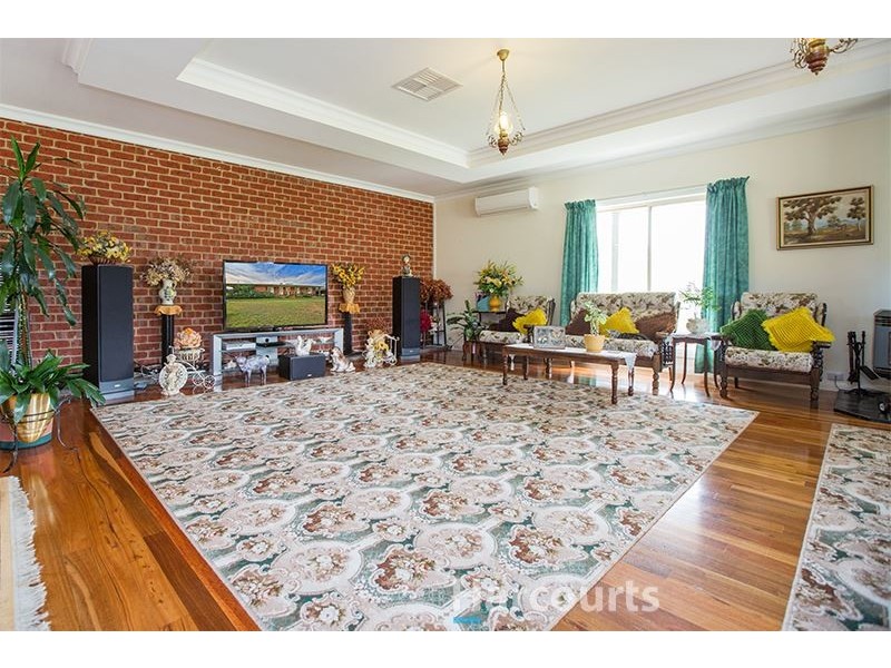 155 Sanders Road, Garfield North VIC 3814