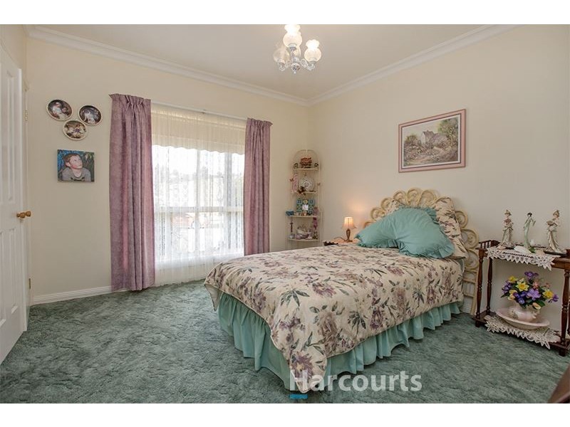 155 Sanders Road, Garfield North VIC 3814