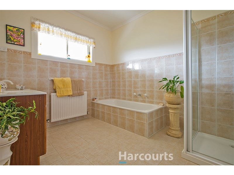 155 Sanders Road, Garfield North VIC 3814