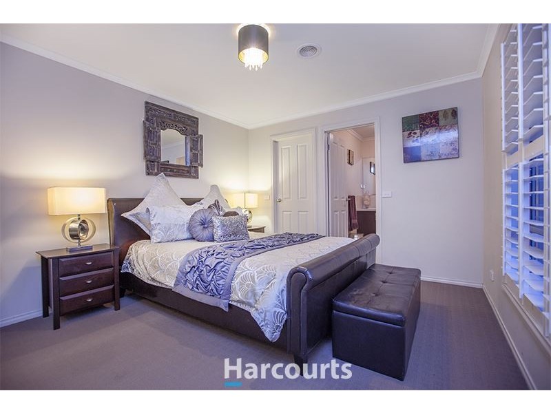 2/23 Melissa Way, Pakenham VIC 3810