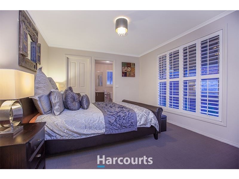 2/23 Melissa Way, Pakenham VIC 3810