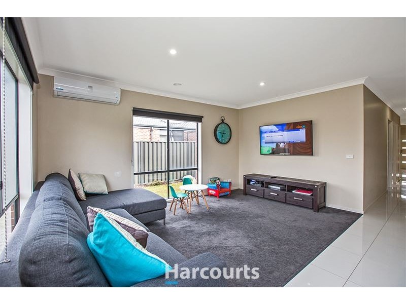 3 Rannoch Street, Cranbourne East VIC 3977