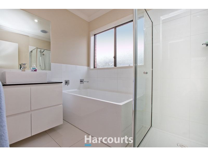 3 Rannoch Street, Cranbourne East VIC 3977