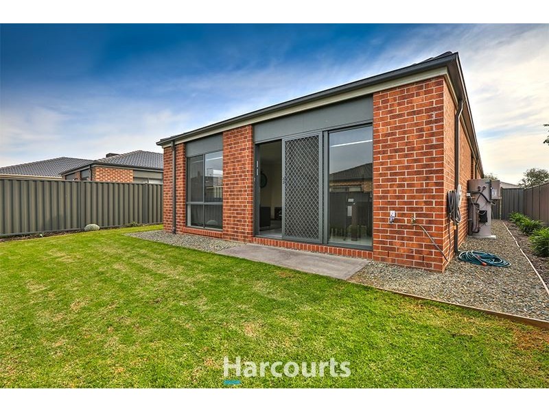 3 Rannoch Street, Cranbourne East VIC 3977