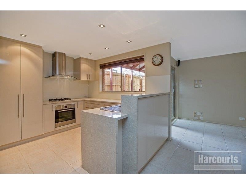 9 Amber Crescent, Narre Warren VIC 3805