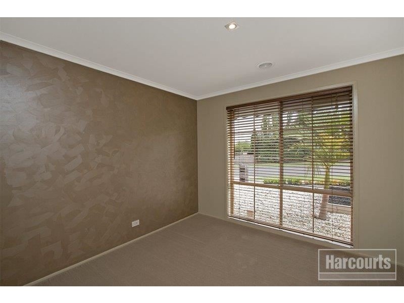 9 Amber Crescent, Narre Warren VIC 3805