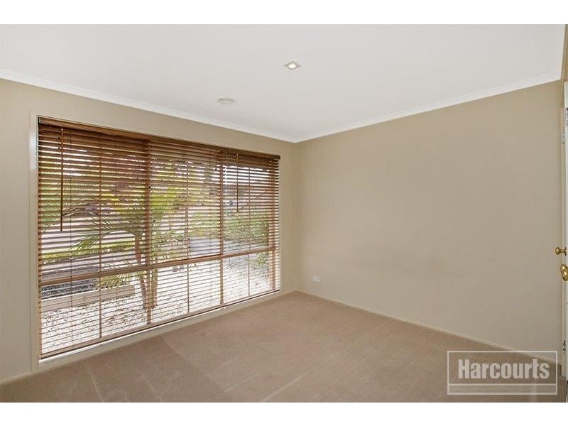 9 Amber Crescent, Narre Warren VIC 3805