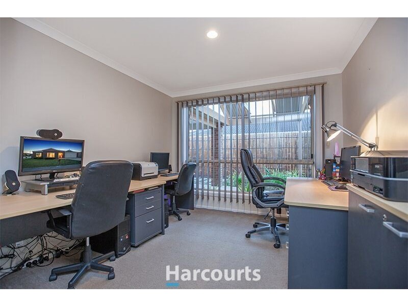 42 Honeyeater Way, Pakenham VIC 3810