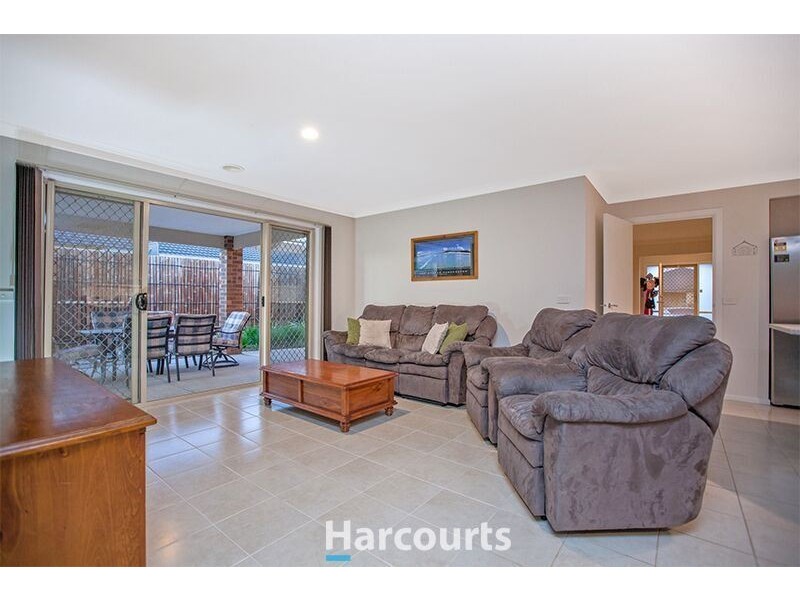 42 Honeyeater Way, Pakenham VIC 3810