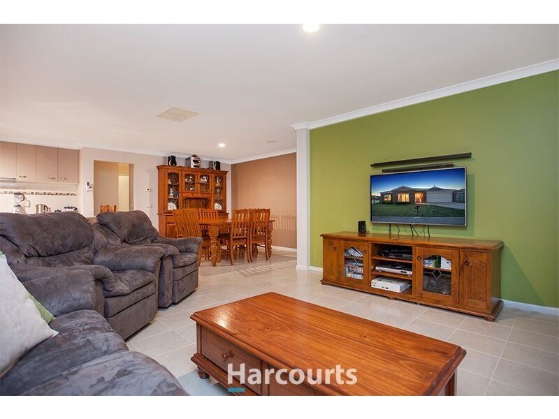 42 Honeyeater Way, Pakenham VIC 3810