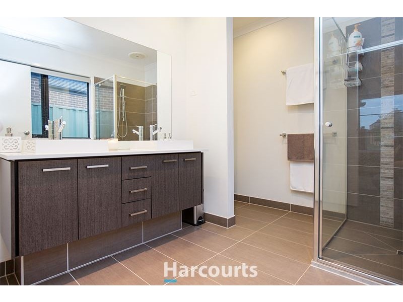 88 Dusseldorp Avenue, Pakenham VIC 3810