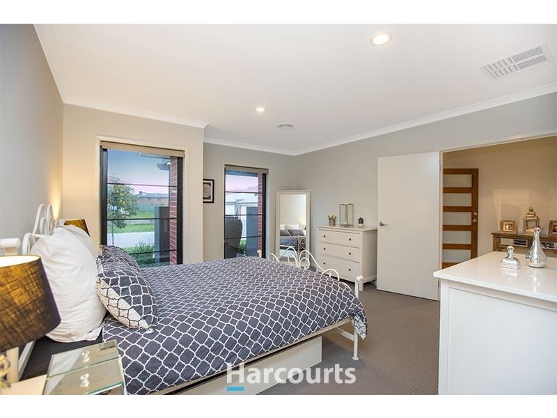 88 Dusseldorp Avenue, Pakenham VIC 3810