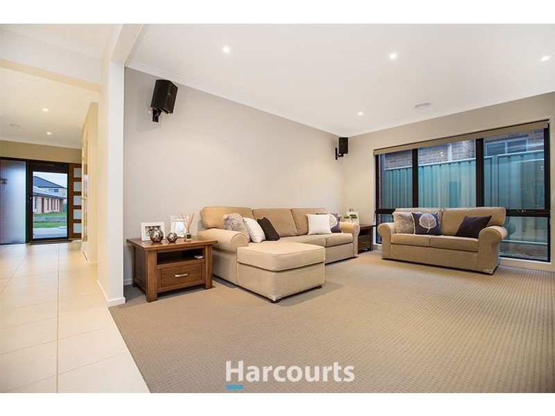 88 Dusseldorp Avenue, Pakenham VIC 3810