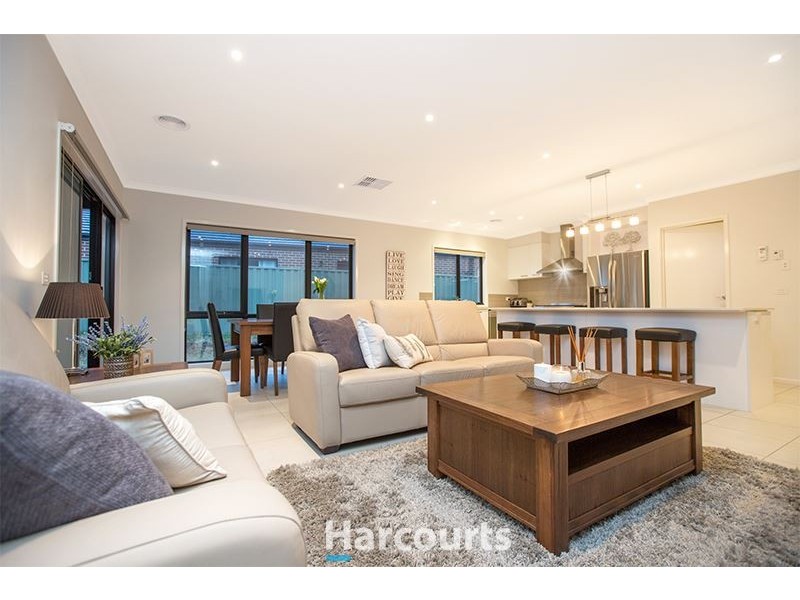 88 Dusseldorp Avenue, Pakenham VIC 3810