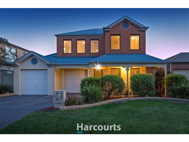 9 Hopkins Pass, Pakenham VIC 3810