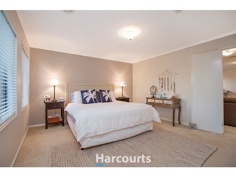9 Hopkins Pass, Pakenham VIC 3810