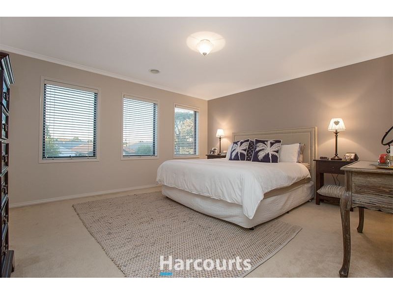 9 Hopkins Pass, Pakenham VIC 3810