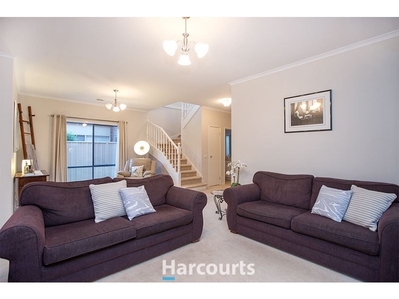 9 Hopkins Pass, Pakenham VIC 3810