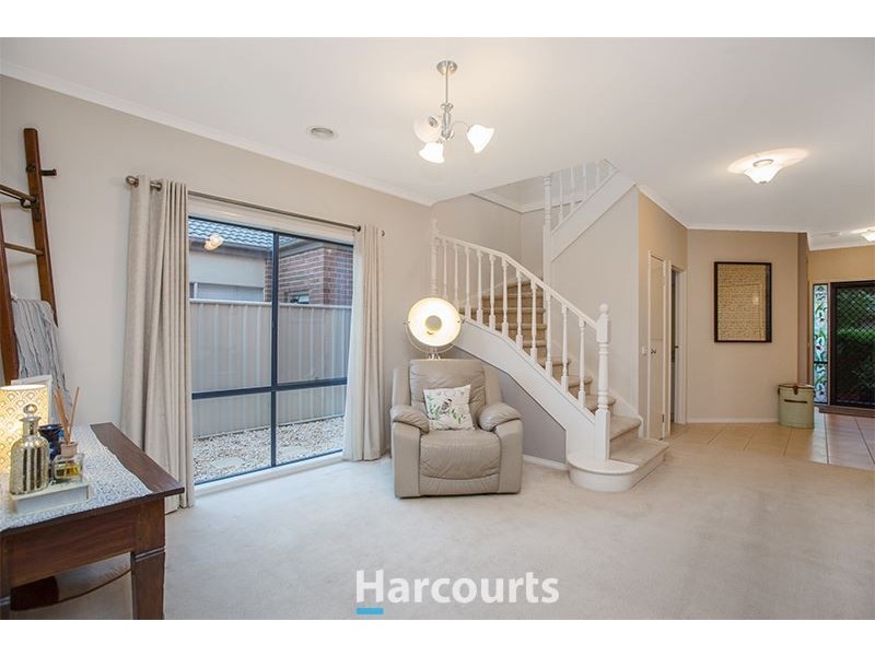 9 Hopkins Pass, Pakenham VIC 3810