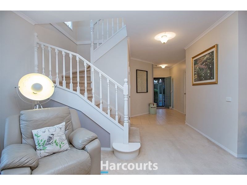 9 Hopkins Pass, Pakenham VIC 3810