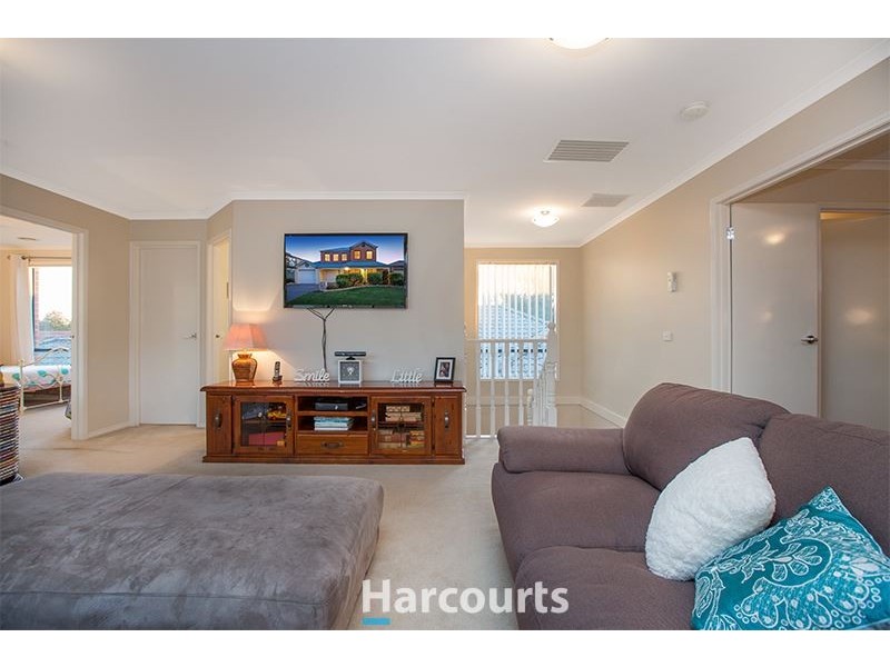 9 Hopkins Pass, Pakenham VIC 3810