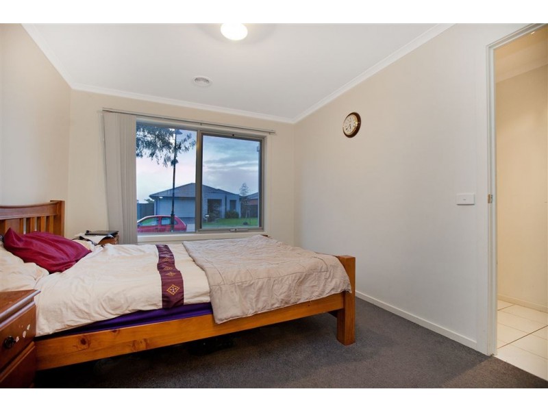 10 Seville Street, Pakenham VIC 3810