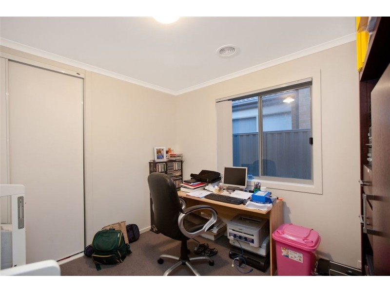 10 Seville Street, Pakenham VIC 3810