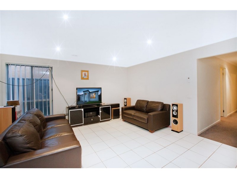 10 Seville Street, Pakenham VIC 3810