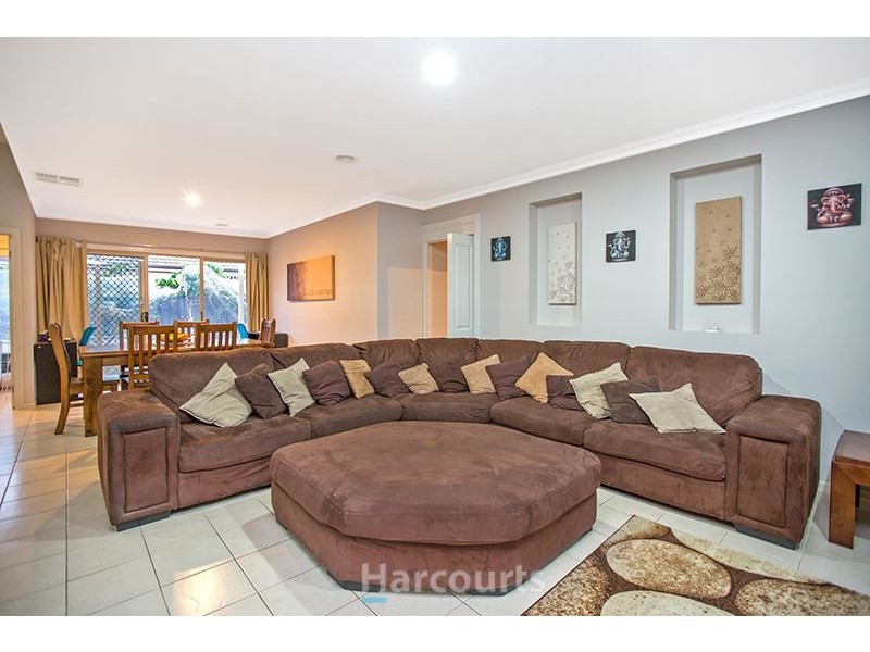 5 Daphne Court, Pakenham VIC 3810