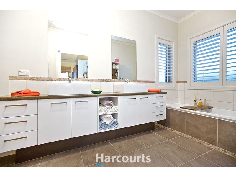 11 Sidney Nolan Place, Pakenham VIC 3810