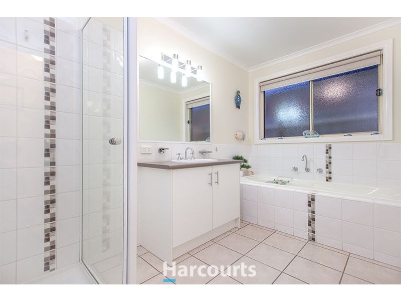 70 Manna Gum Drive, Pakenham VIC 3810