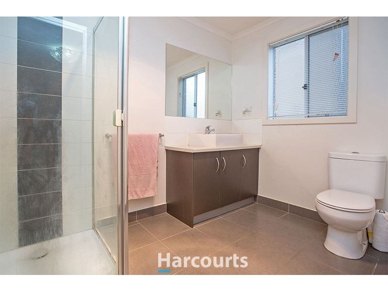 8 Sweet Gum Court, Pakenham VIC 3810